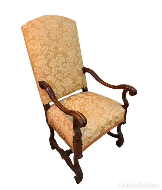 Antig&uuml;edades: ANTIGUO SILL&Oacute;N FRAILERO DE ESTILO BARROCO. MADERA DE NOGAL. ESPA&Ntilde;A. SIGLO XVIII.