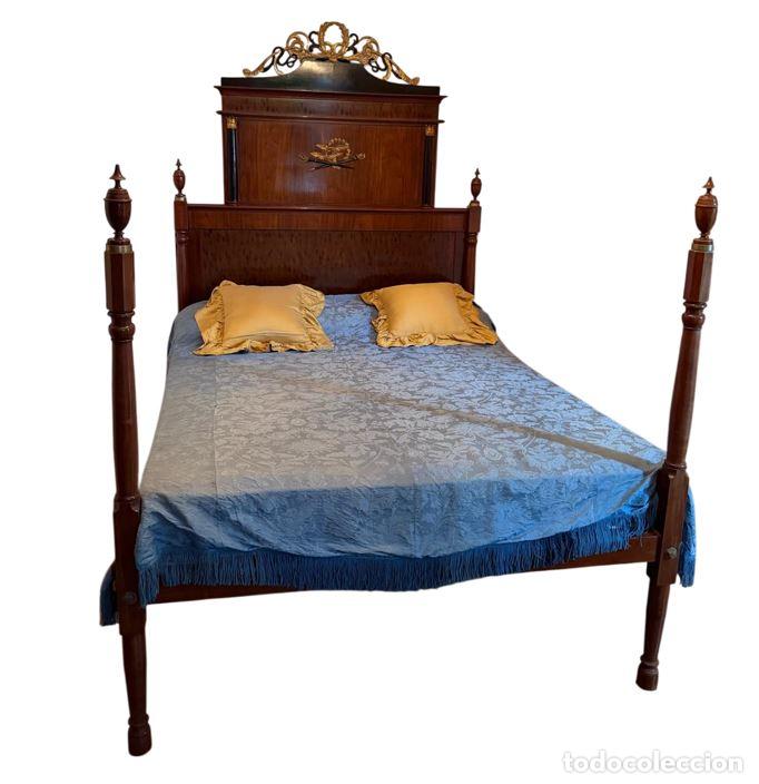 Antig&uuml;edades: ANTIGUA CAMA DE ESTILO IMPERIO. MADERA DE CAOBA. EUROPA DEL SUR. PRINCIPIOS DEL SIGLO XIX.