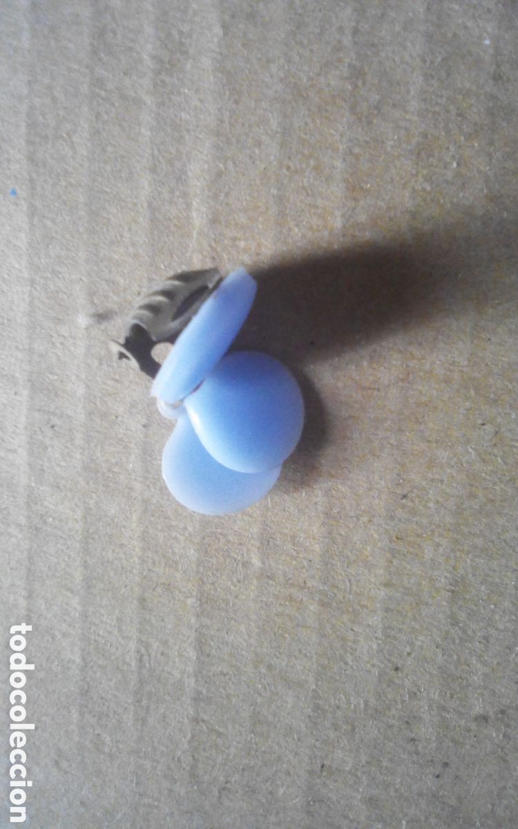 Antig&uuml;edades: Antiguo pendiente fantas&iacute;a fichas azules.