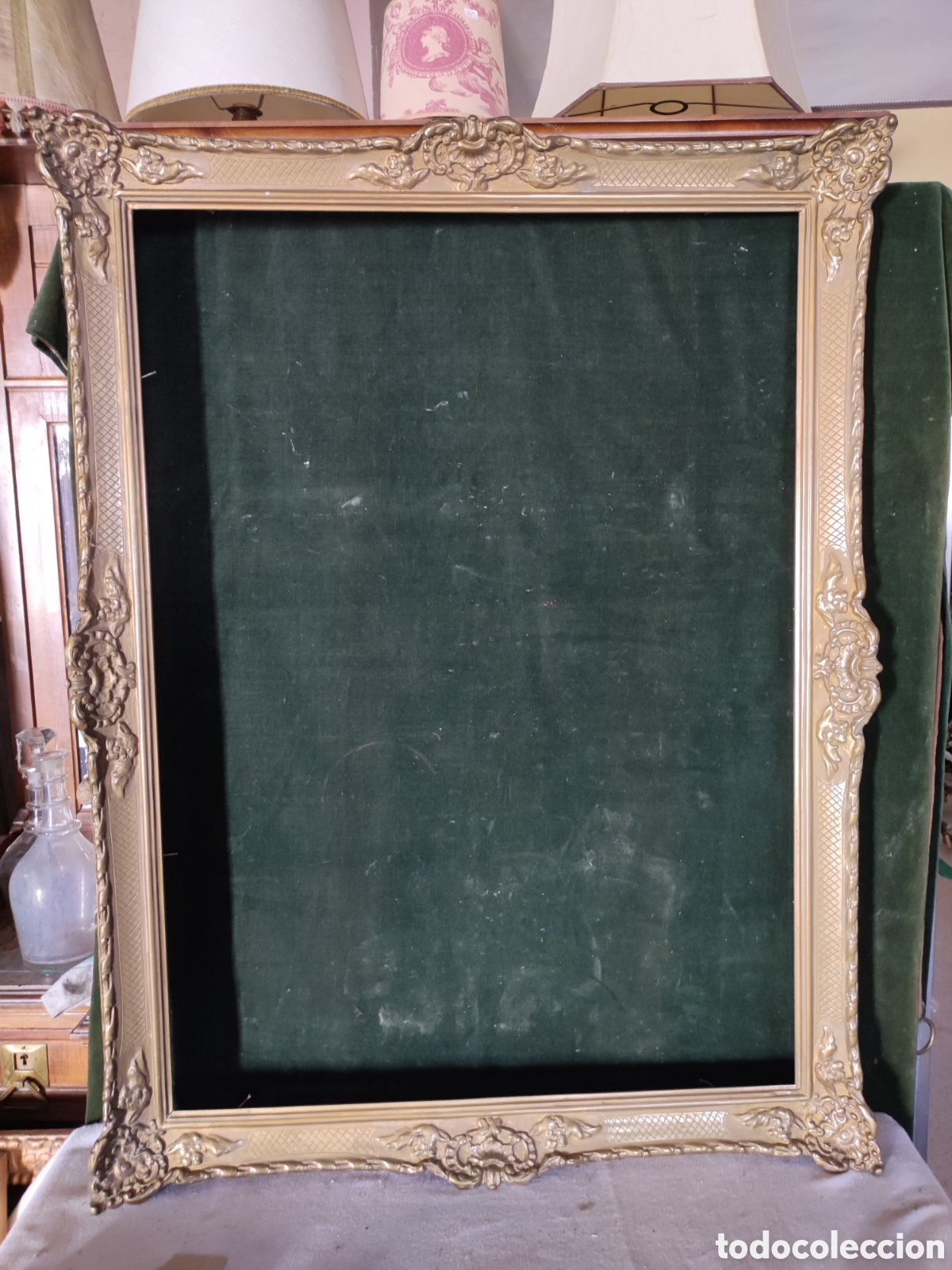 Antig&uuml;edades: Marco de madera y pasta siglo 20 - Foto 1