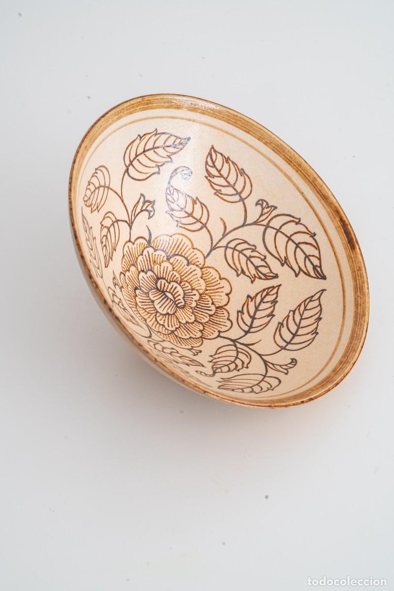 Antig&uuml;edades: Cuenco con motivo floral entrelazado, horno Jizhou, dinast&iacute;a Song, China (siglos XI-XIII)