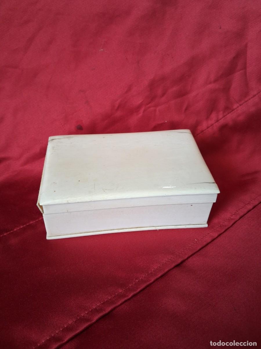 Antig&uuml;edades: Antugua caja de marfil o hueso
