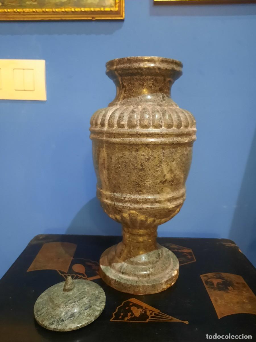 Antig&uuml;edades: Jarrones urnas de marmol - Foto 9