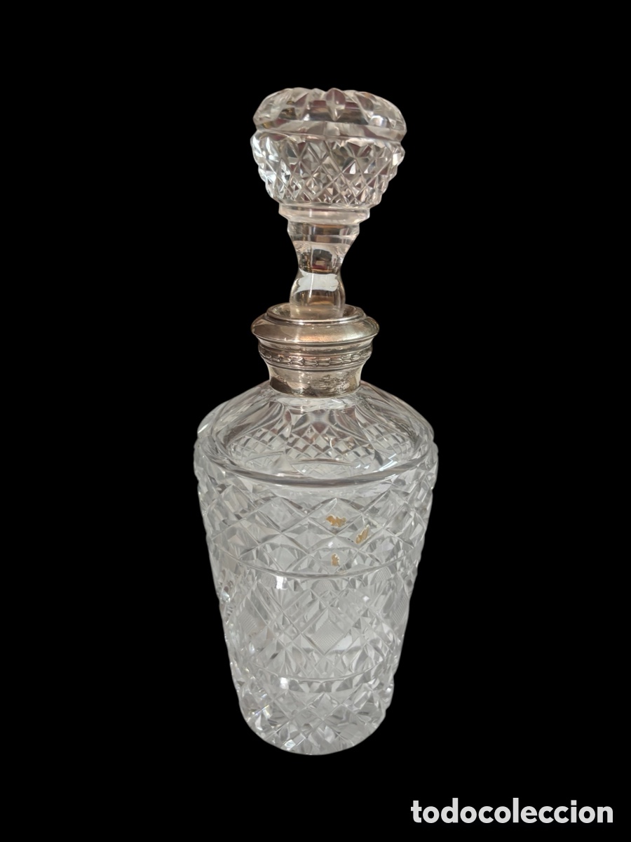 Antig&uuml;edades: Bonita licorera. Cristal tallado. Y Plata.