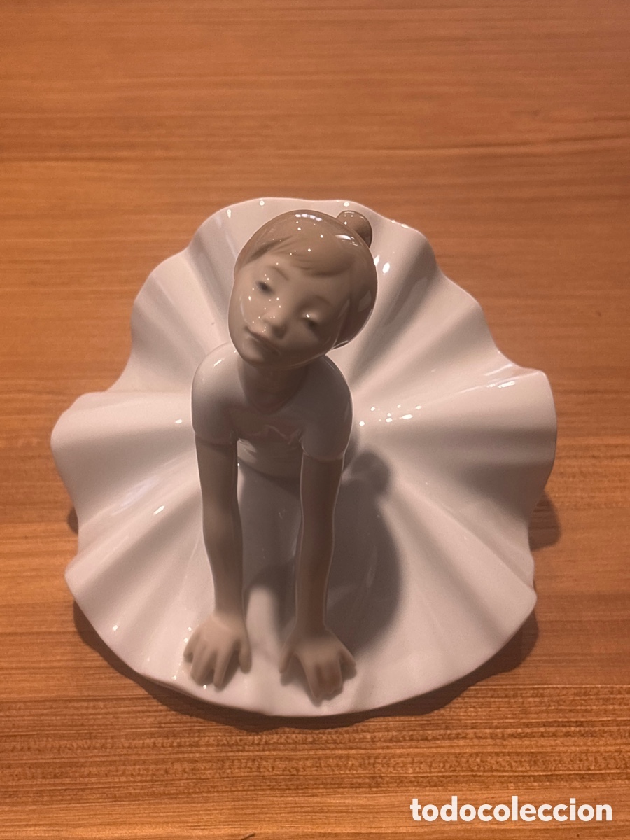 Antig&uuml;edades: Figura de porcelana Nao, &rdquo;En Clase de Ballet&rdquo;