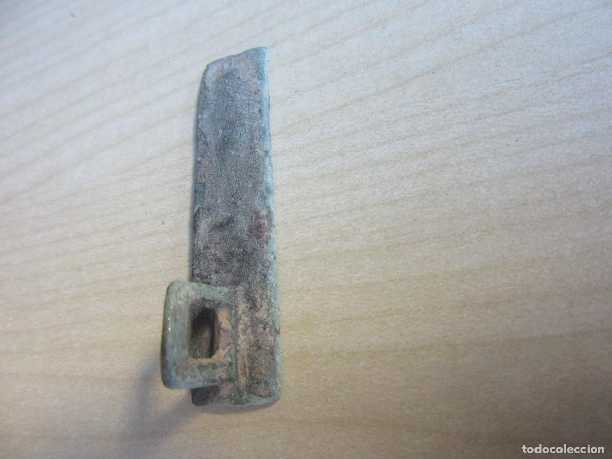 Antig&uuml;edades: Parte de cierre de bronce de Caja Medieval Medidas 5,4 cm