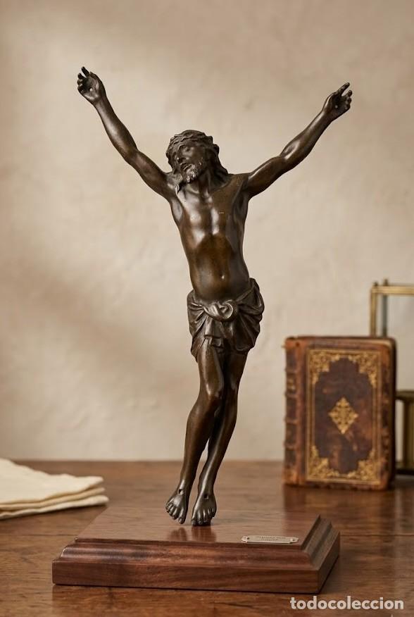 Antig&uuml;edades: Cristo antiguo en bronce macizo. Escultura cl&aacute;sica