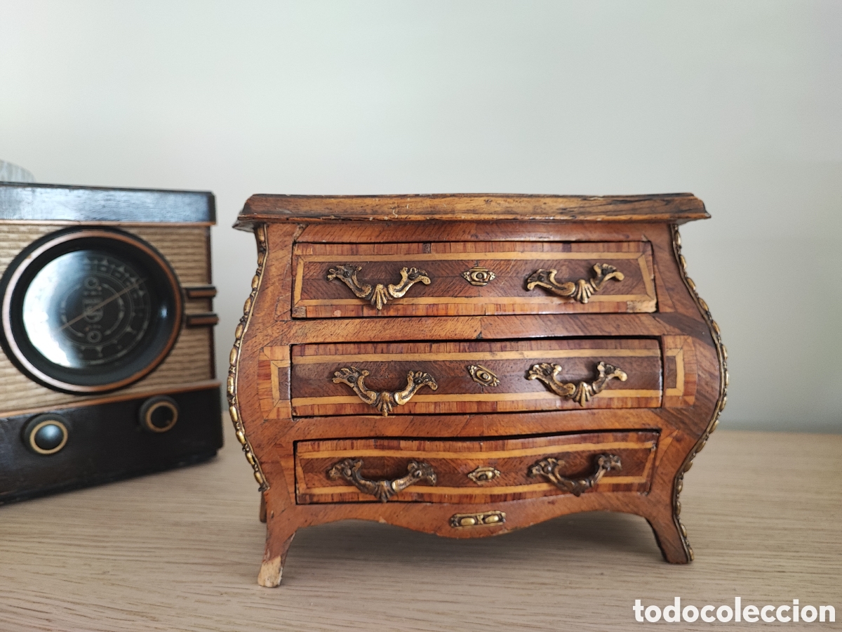 Antig&uuml;edades: Minicomoda LuisXV bomb&eacute; - Foto 1