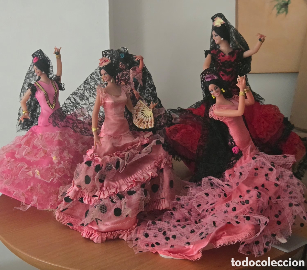 Antig&uuml;edades: Lote 4 Mu&ntilde;ecas Mar&iacute;n flamencas grandes