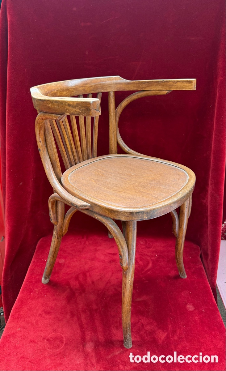 Antig&uuml;edades: Antigua silla de madera,estilo Thonet con brazos!