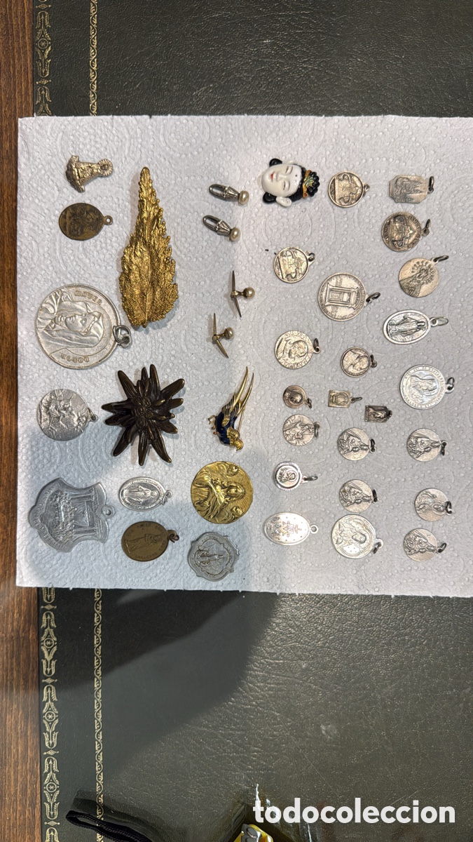 Antig&uuml;edades: LOTE MEDALLAS Y VARIOS