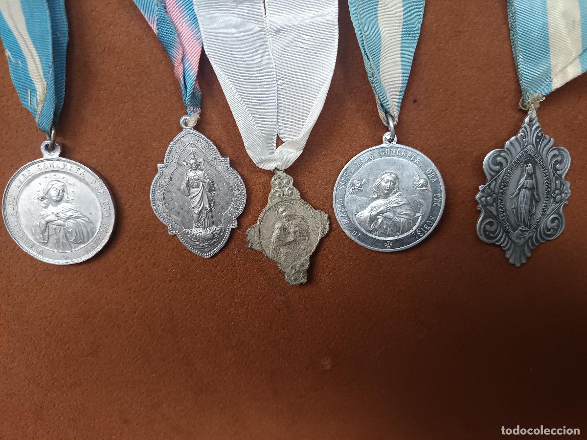 Antig&uuml;edades: LOTE 5 MEDALLAS GRANDES PROCESIONAL VENERA , CONGREGACION HIJAS DE MARIA DEL CARMELO, AUXILIADORA...