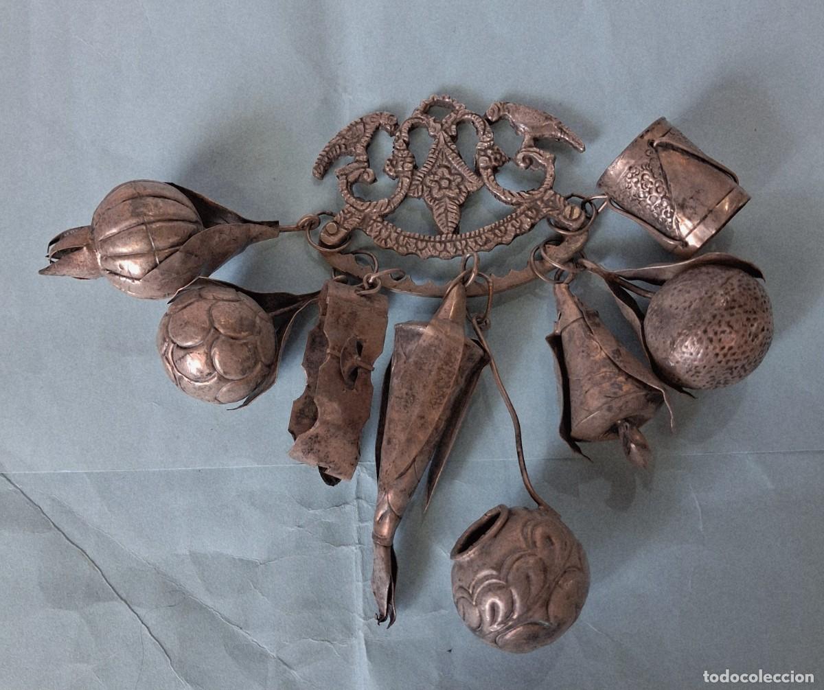 Antig&uuml;edades: Balangandan brasile&ntilde;o de metal plateado