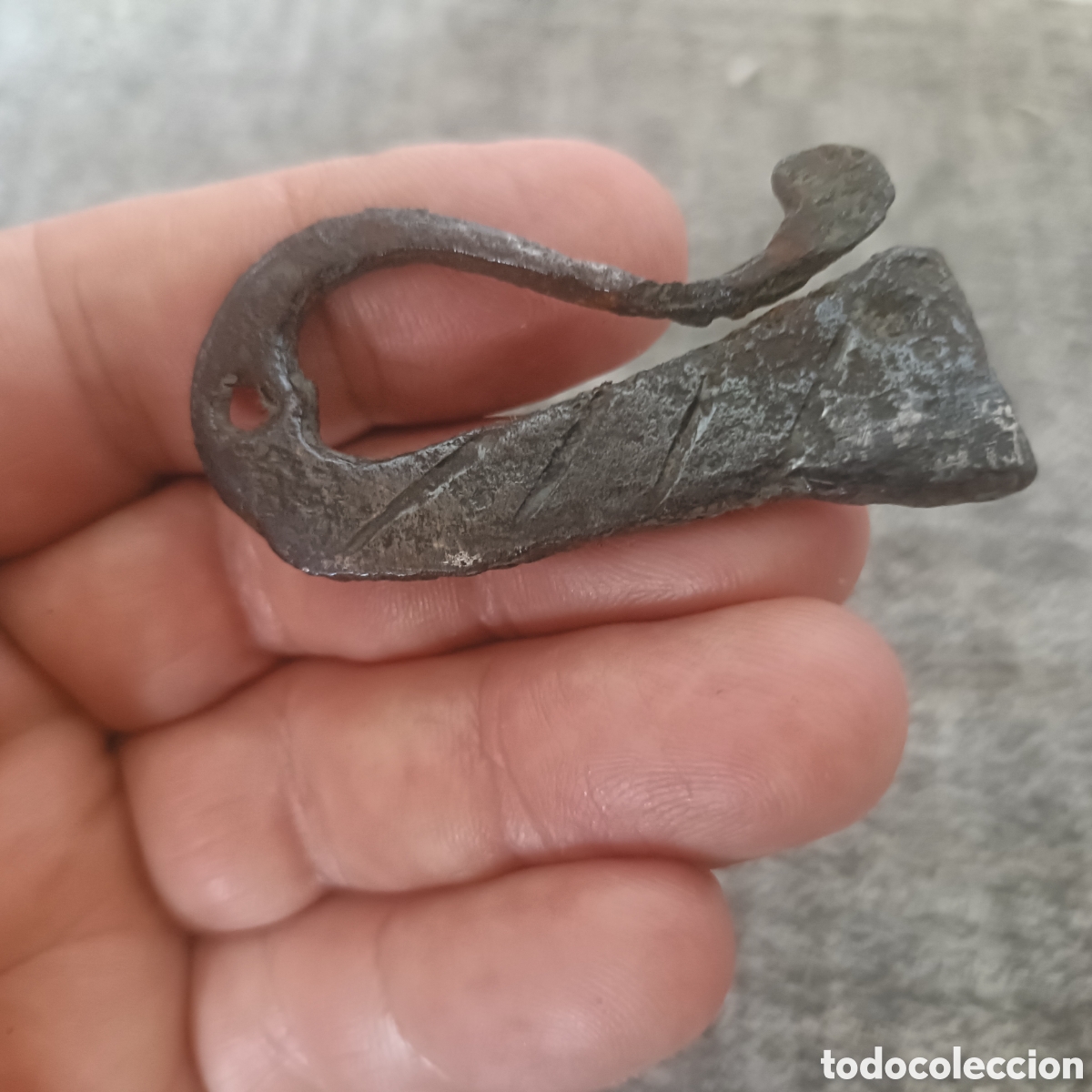 Antig&uuml;edades: Antiguo chisquero o encendedor medieval realizado en forja