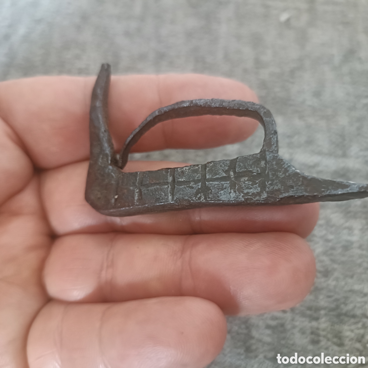 Antig&uuml;edades: Antiguo chisquero o encendedor medieval realizado en forja