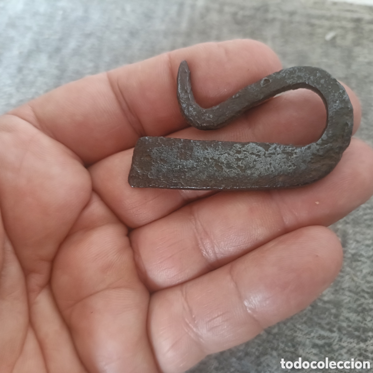 Antig&uuml;edades: Antiguo chisquero o encendedor medieval realizado en forja