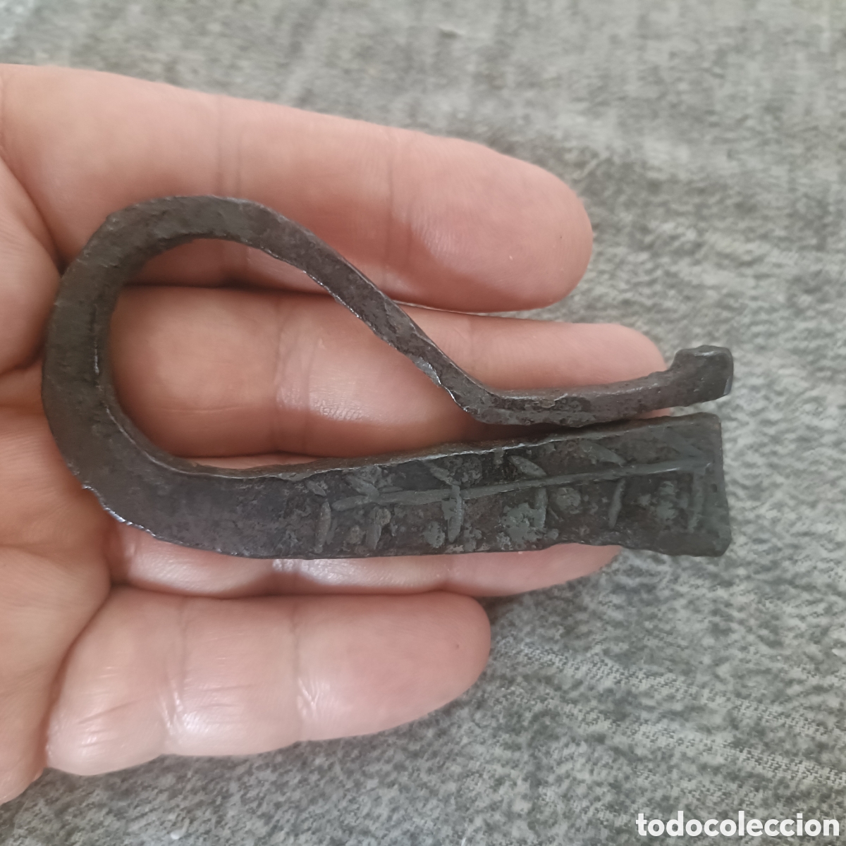 Antig&uuml;edades: Antiguo chisquero o encendedor medieval realizado en forja