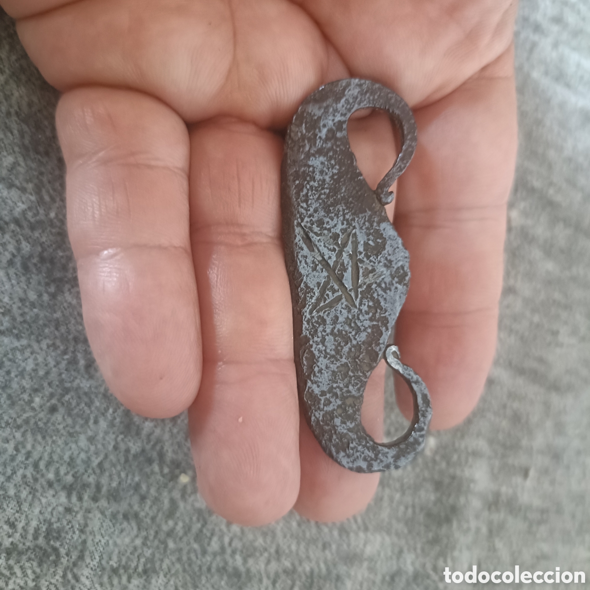 Antig&uuml;edades: Antiguo chisquero o encendedor medieval realizado en forja