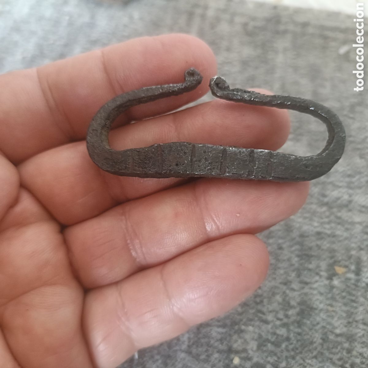 Antig&uuml;edades: Antiguo chisquero o encendedor medieval realizado en forja
