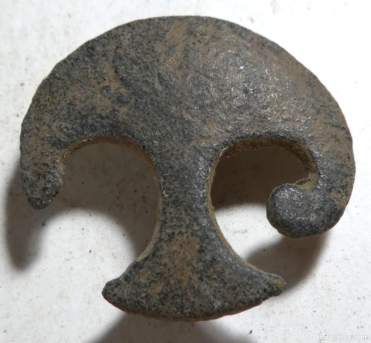 Antig&uuml;edades: Antiguo aplique para cintur&oacute;n o arn&eacute;s , en forma de Pelta - Foto 1