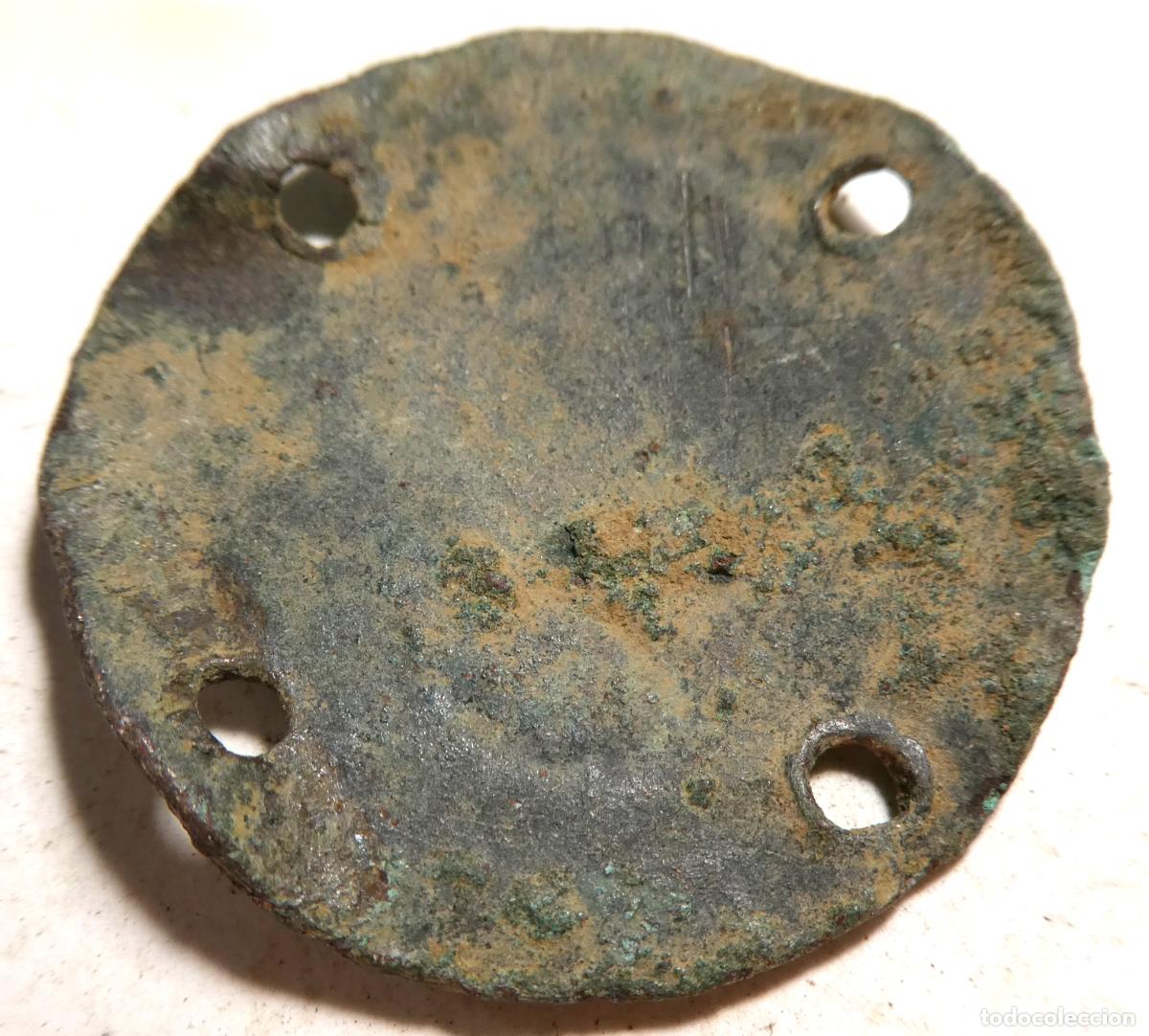 Antig&uuml;edades: Antiguo aplique mide 3,4 cm - Foto 2