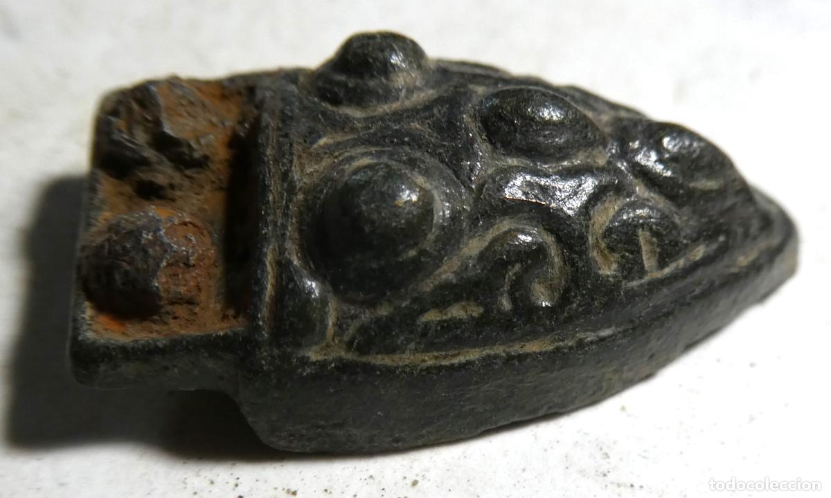 Antig&uuml;edades: Antigua parte final de hebilla de cintur&oacute;n, mide 3X1,5 cm