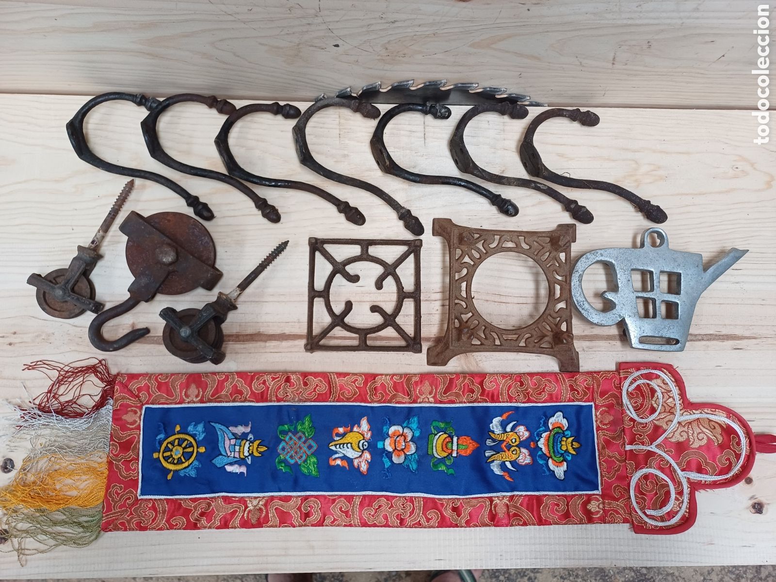Antig&uuml;edades: Varias antig&uuml;edades, lote