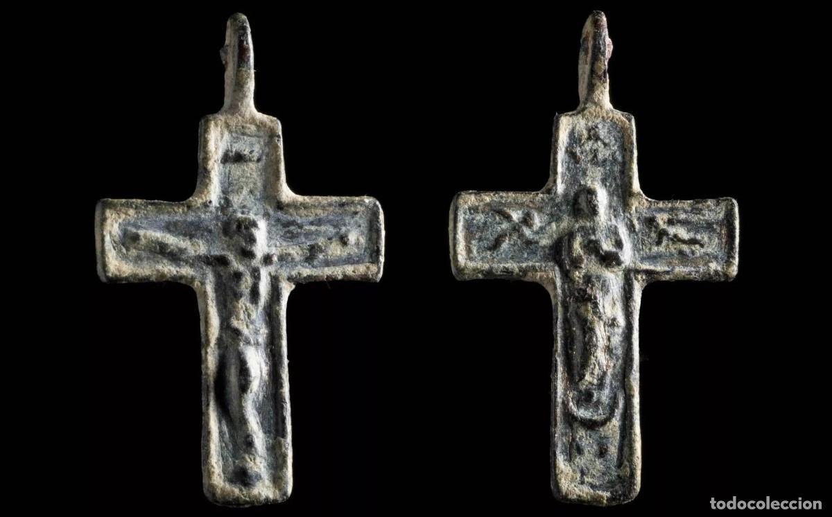 Antig&uuml;edades: Religious Cross Biface Inmaculada, XVI-XVII centuries, 31x19 mm.