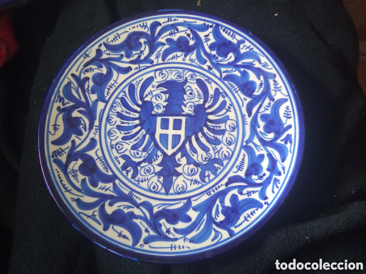 Antig&uuml;edades: Antiguo plato de cer&aacute;mica, Talavera o Sevilla, mide 22,5 cm de di&aacute;metro