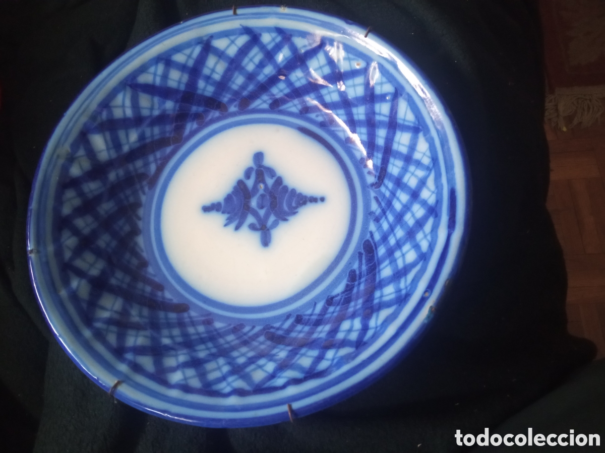 Antig&uuml;edades: Antiguo lebrillo de cer&aacute;mica de Talavera o Manises de 27cm de di&aacute;metro
