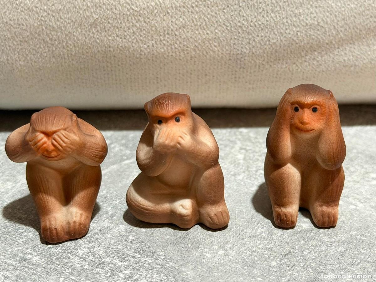 Antig&uuml;edades: FIGURAS DE TRES MONOS SABIOS - PORCELANA