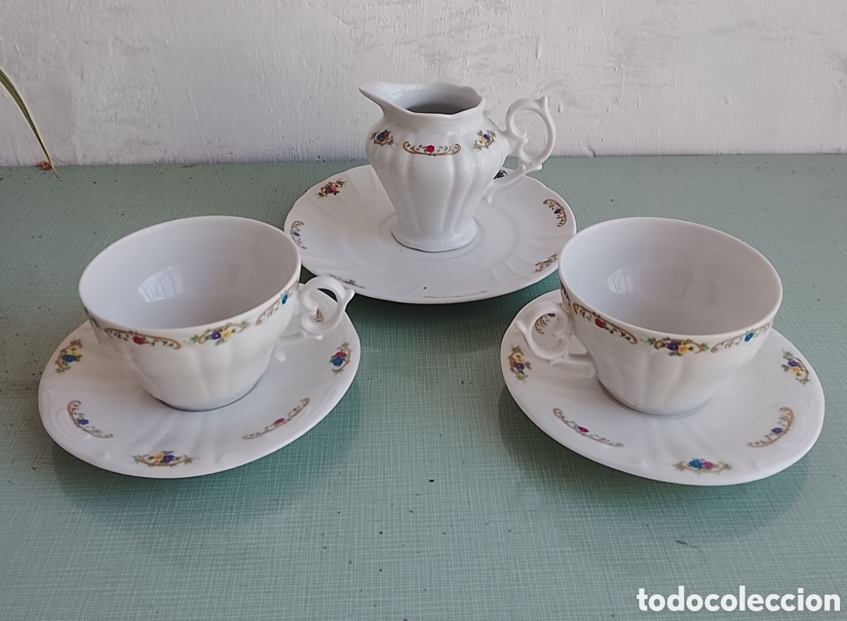 Antig&uuml;edades: T&uacute; y yo tazas caf&eacute;, lechera y plato para pastas, dulces.