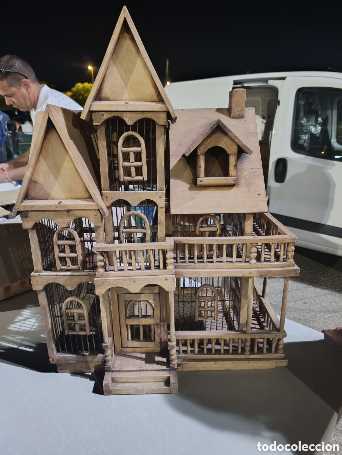 Antig&uuml;edades: Jaula de madera antigua casita.