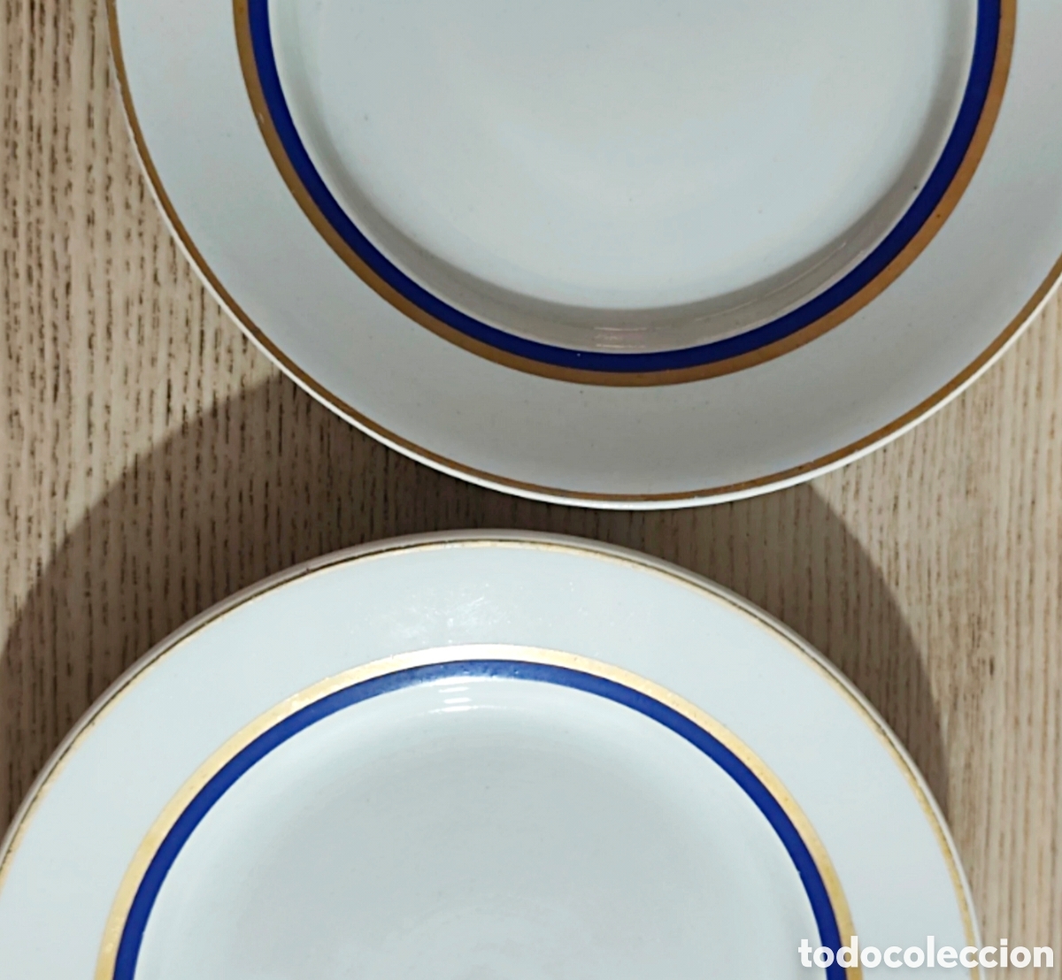 Antig&uuml;edades: Dos platos porcelana China Opaca - Santander. Unos 19 cm