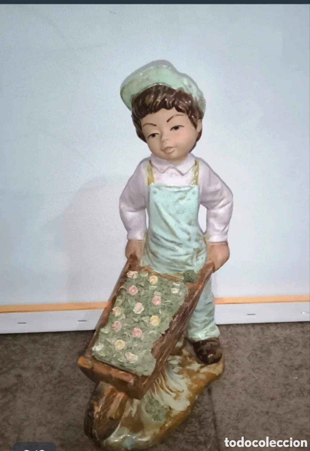 Antig&uuml;edades: Figura porcelana Tengra nino con carretilla flores vintage
