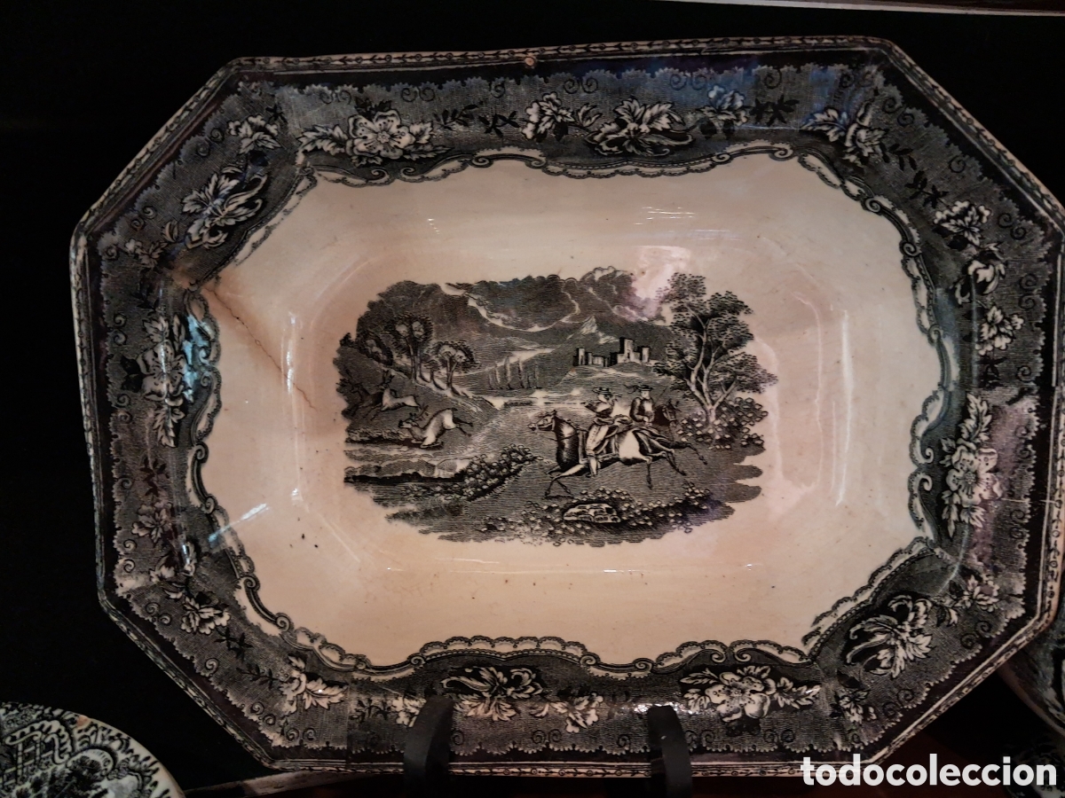 Antig&uuml;edades: bandeja o font ochavada de loza antiga de la famosa col&middot;lecci&oacute; de la F&agrave;brica de La Amistad de Cartag