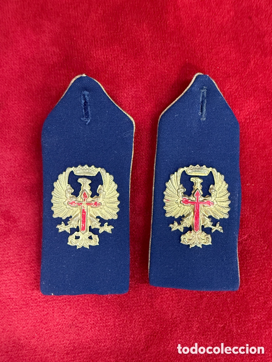 Antig&uuml;edades: Pareja de hombreras militares antiguas,Franquistas!