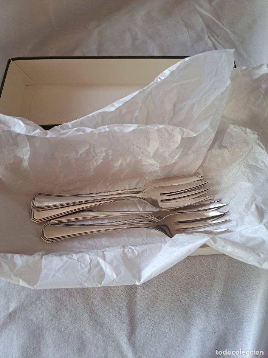 Antig&uuml;edades: Juego de 6 tenedores de postre, Cristofle Paris, caja original.