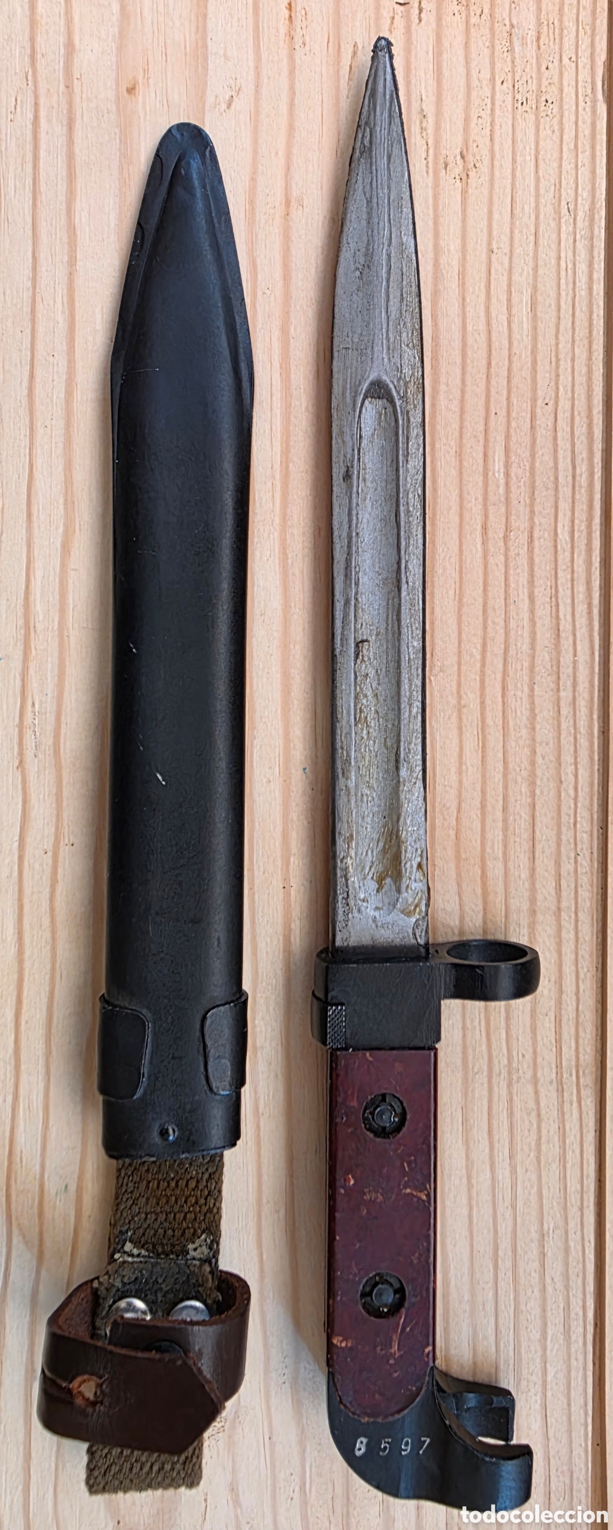 Antig&uuml;edades: ​Bayoneta Checoslovaca Sa vz. 58 Guerra Fr&iacute;a - Con Vaina Original - N&deg; 8597