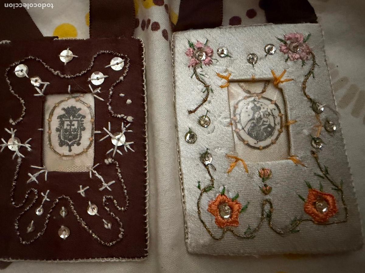 Antig&uuml;edades: 2 Escapularios decorados virgen del Carmen - Foto 2