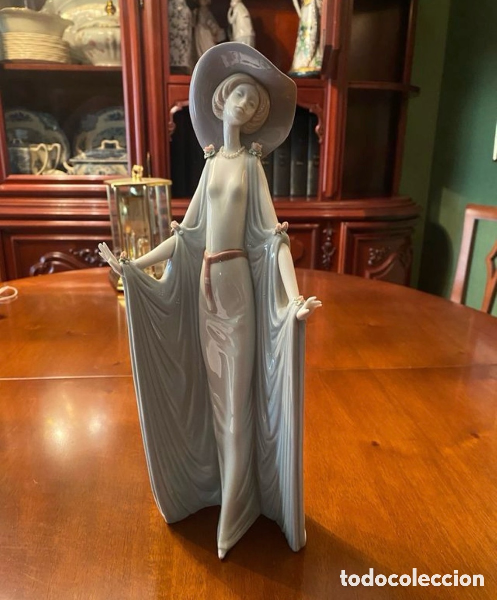 Antig&uuml;edades: Figura Porcelana Lladr&oacute; Dama Pamela Capa 33cm Original DAISA