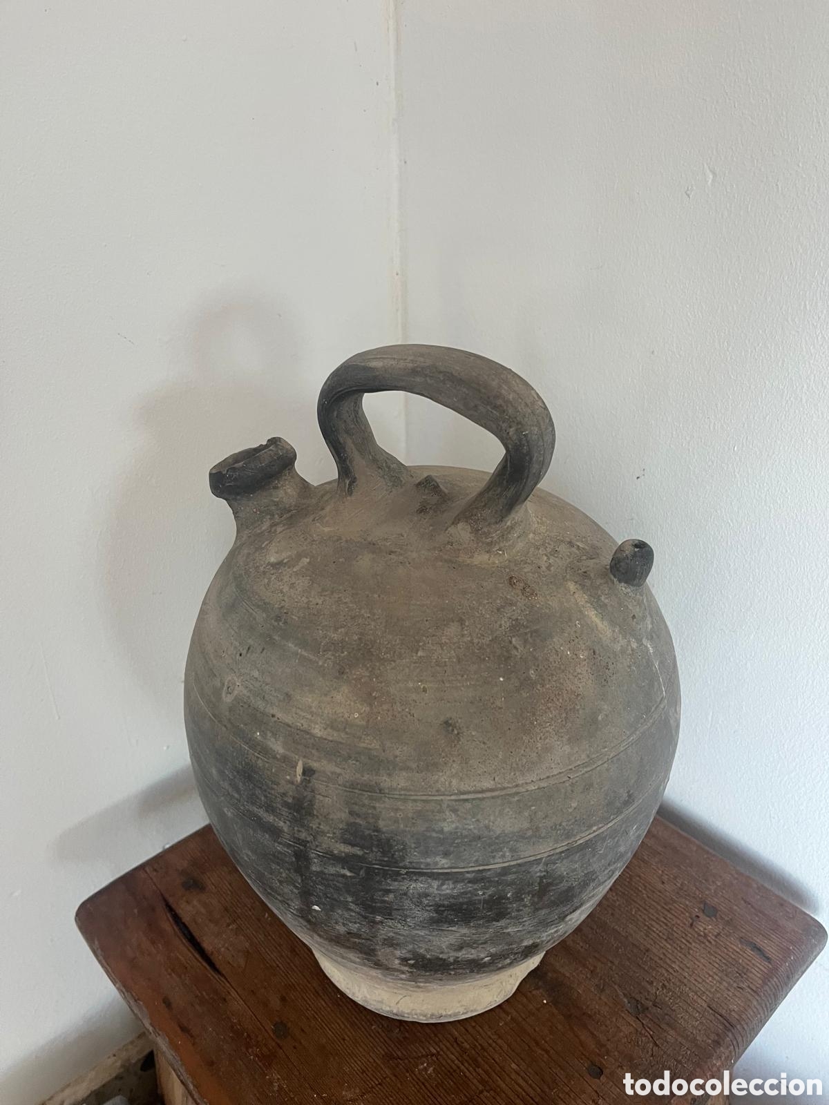 Antig&uuml;edades: Antiguo botijo de barro artesanal. Cer&aacute;mica popular espa&ntilde;ola. Pieza vintage de colecci&oacute;n