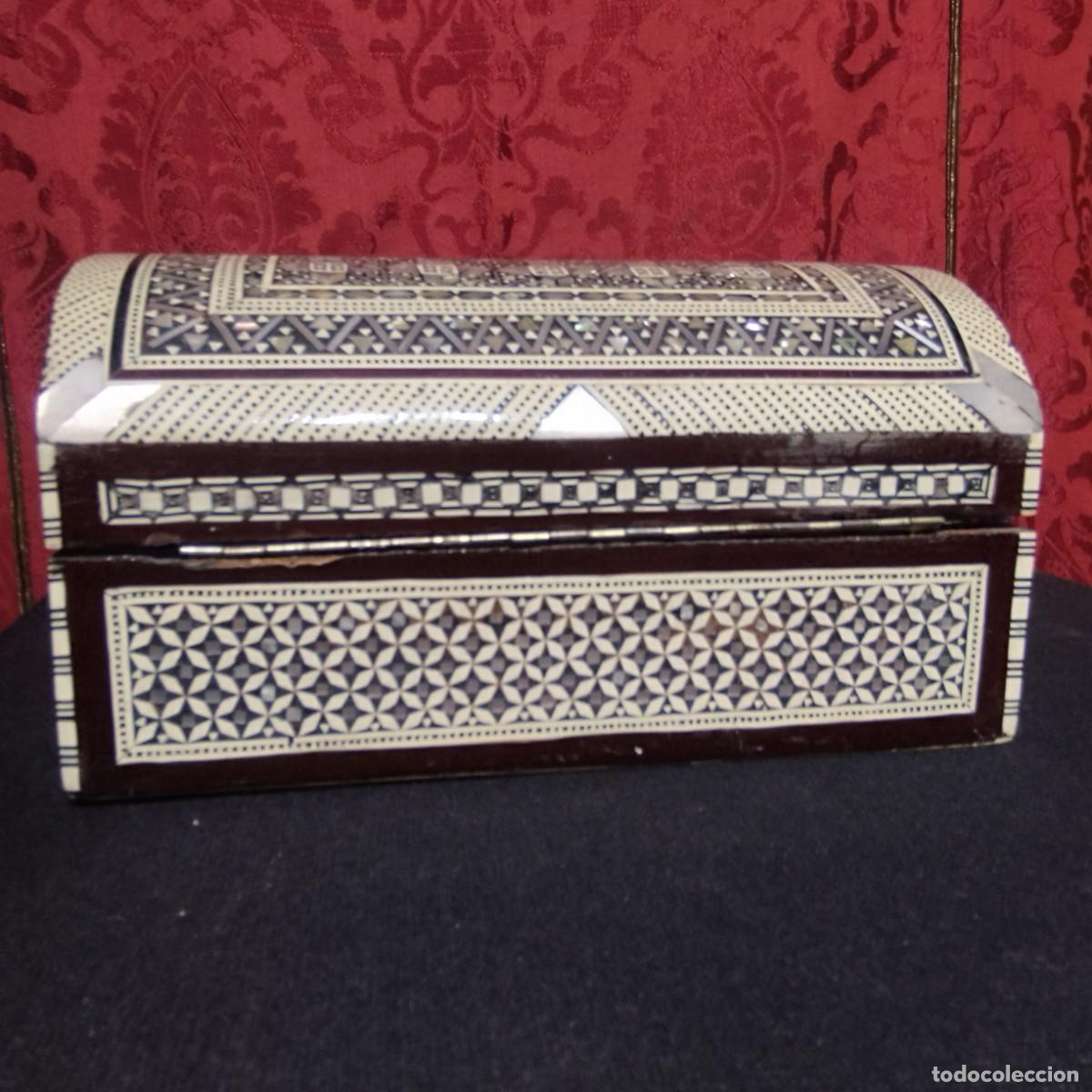 Antig&uuml;edades: CAJA BAUL COFRE ELABORADA EN MADERA E INCRUSTACIONES HECHA EN EGIPTO - Foto 3