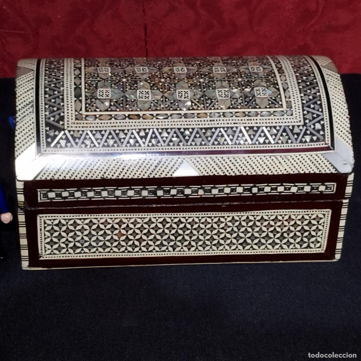 Antig&uuml;edades: CAJA BAUL COFRE ELABORADA EN MADERA E INCRUSTACIONES HECHA EN EGIPTO - Foto 5