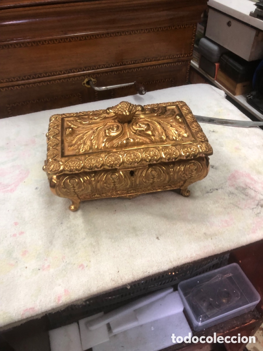 Antig&uuml;edades: Caja o arc&oacute;n joyero &hellip;&hellip;&hellip;