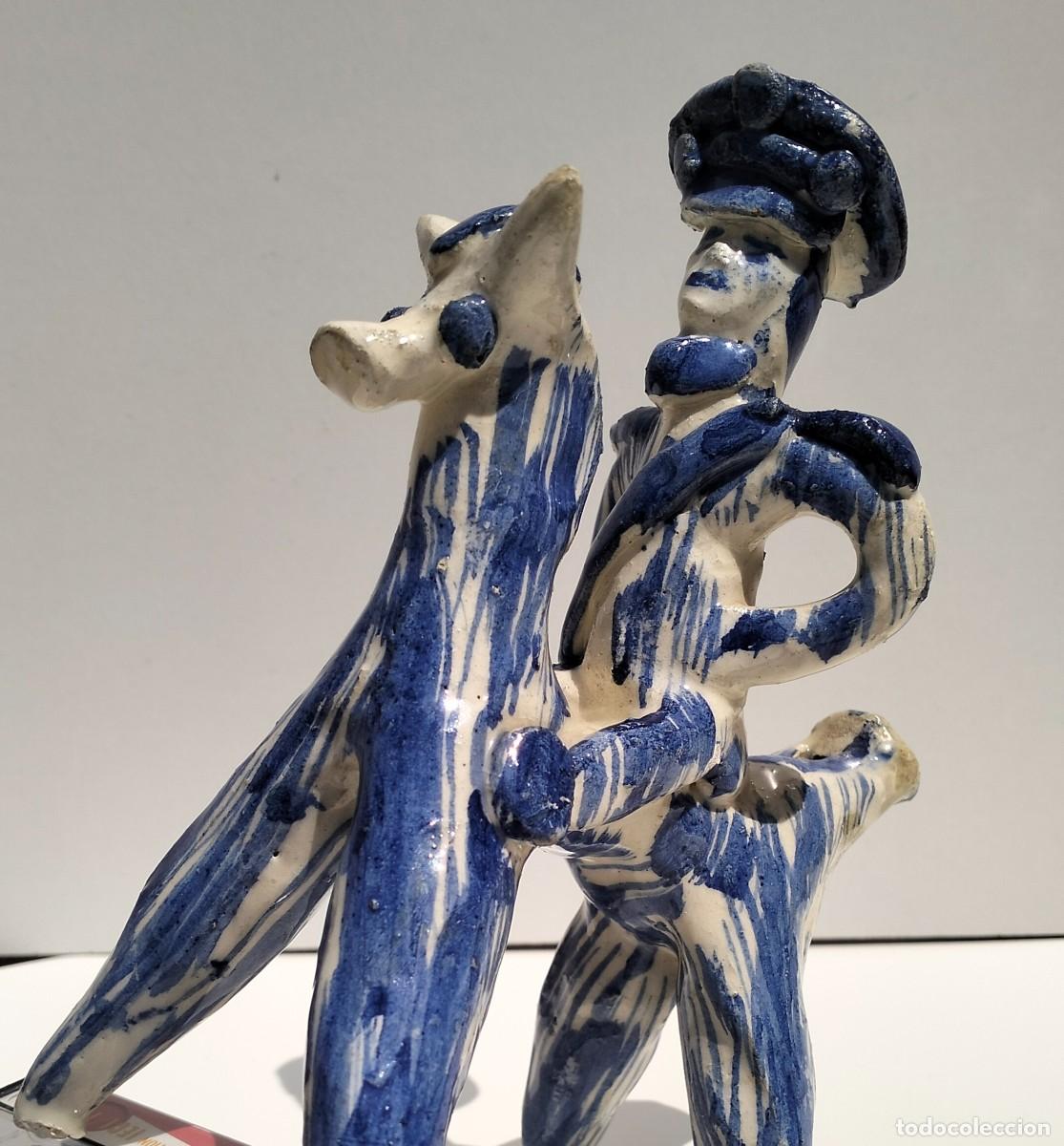 Antig&uuml;edades: PITO/PITICO ANDUJAR, JAEN. TERRACOTA ESMALTADA AZUL COBALTO. JINETE MILITAR. PERFECTO