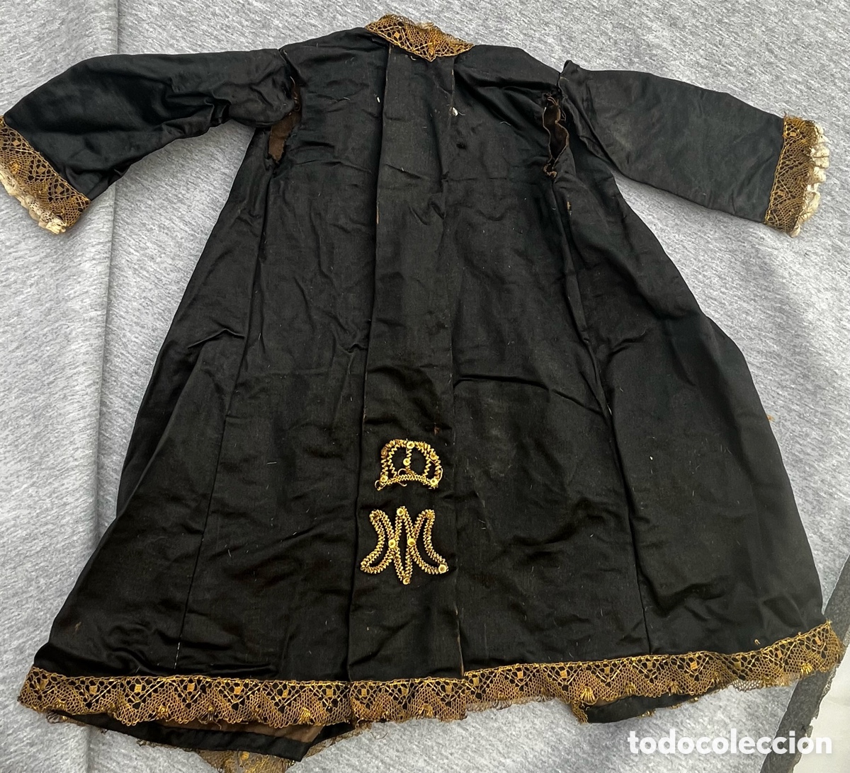 Antig&uuml;edades: Antigua saya vestido de virgen dolorosa.