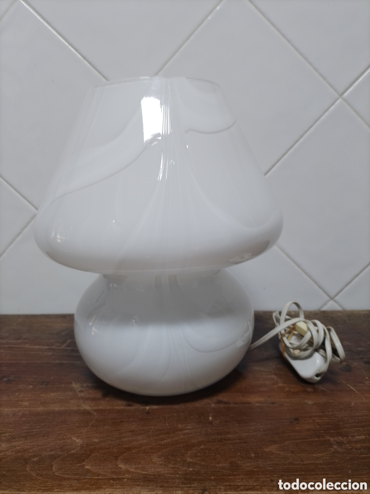 Antig&uuml;edades: Lampara sobremesa de cristal.