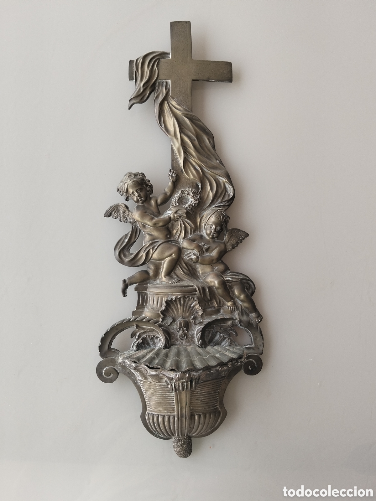 Antig&uuml;edades: Benditera Antigua de Pared en Bronce Cincelado - Estilo Luis XV - Gran Formato 47 cm - Siglo XIX