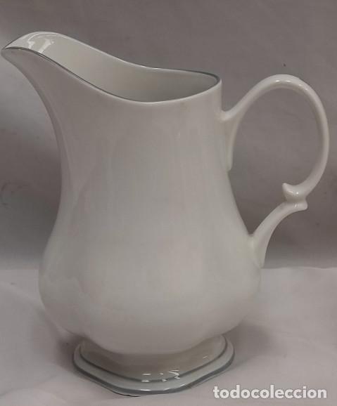Antig&uuml;edades: ANTIGUA JARRA DE PORCELANA IRABIA PORCELANAS DEL NORTE SPAIN ROMANCE, 18 CM